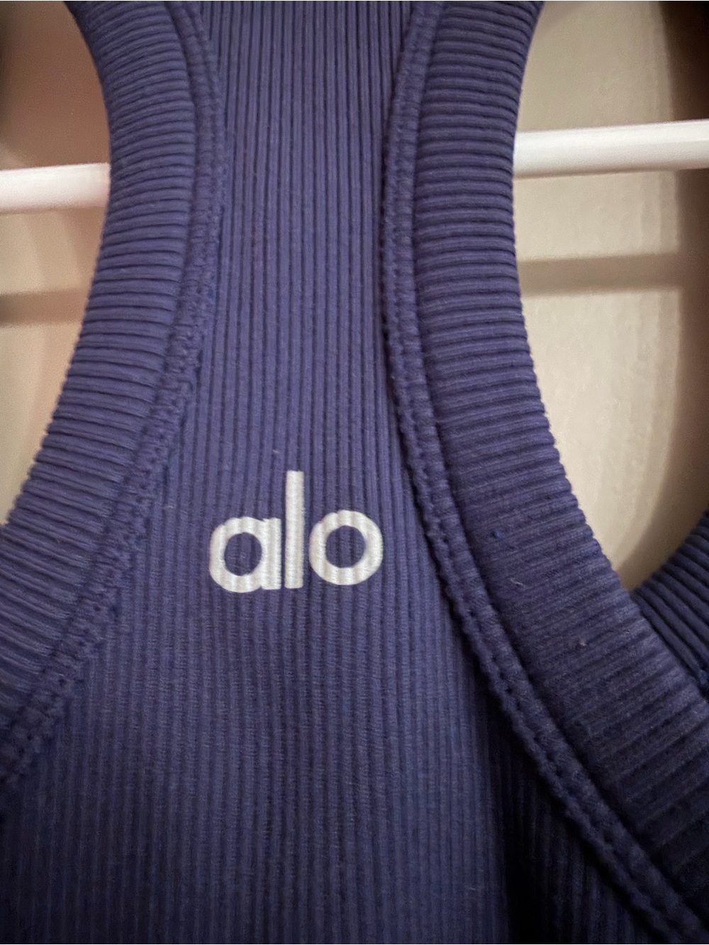Alo Rib Support Tank Top - Picture 4 of 4